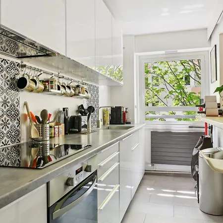 Design Pour Les Amateurs De Modernite * Paris